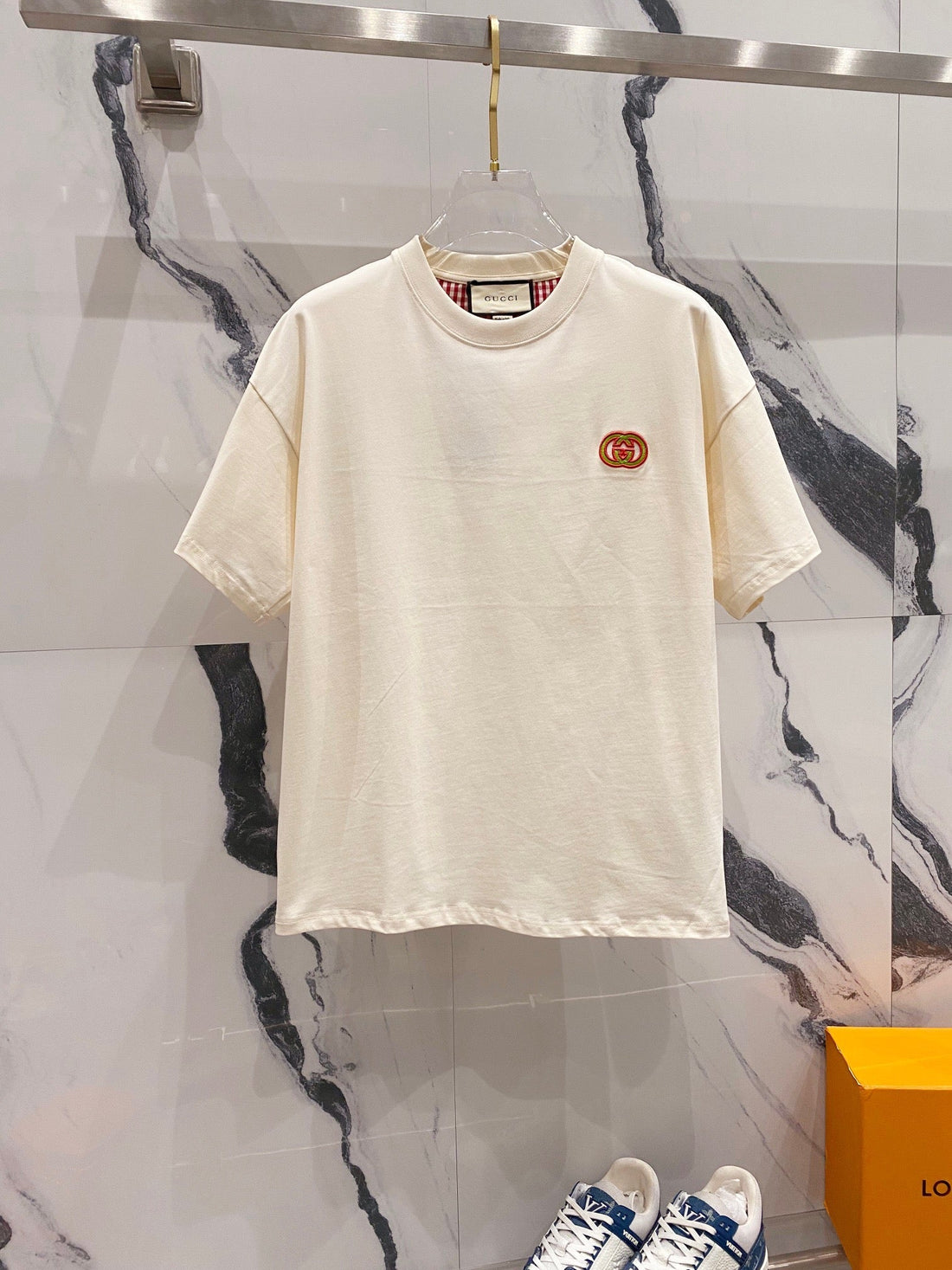 Gucci Blade Logo Printed T-shirt In Cream