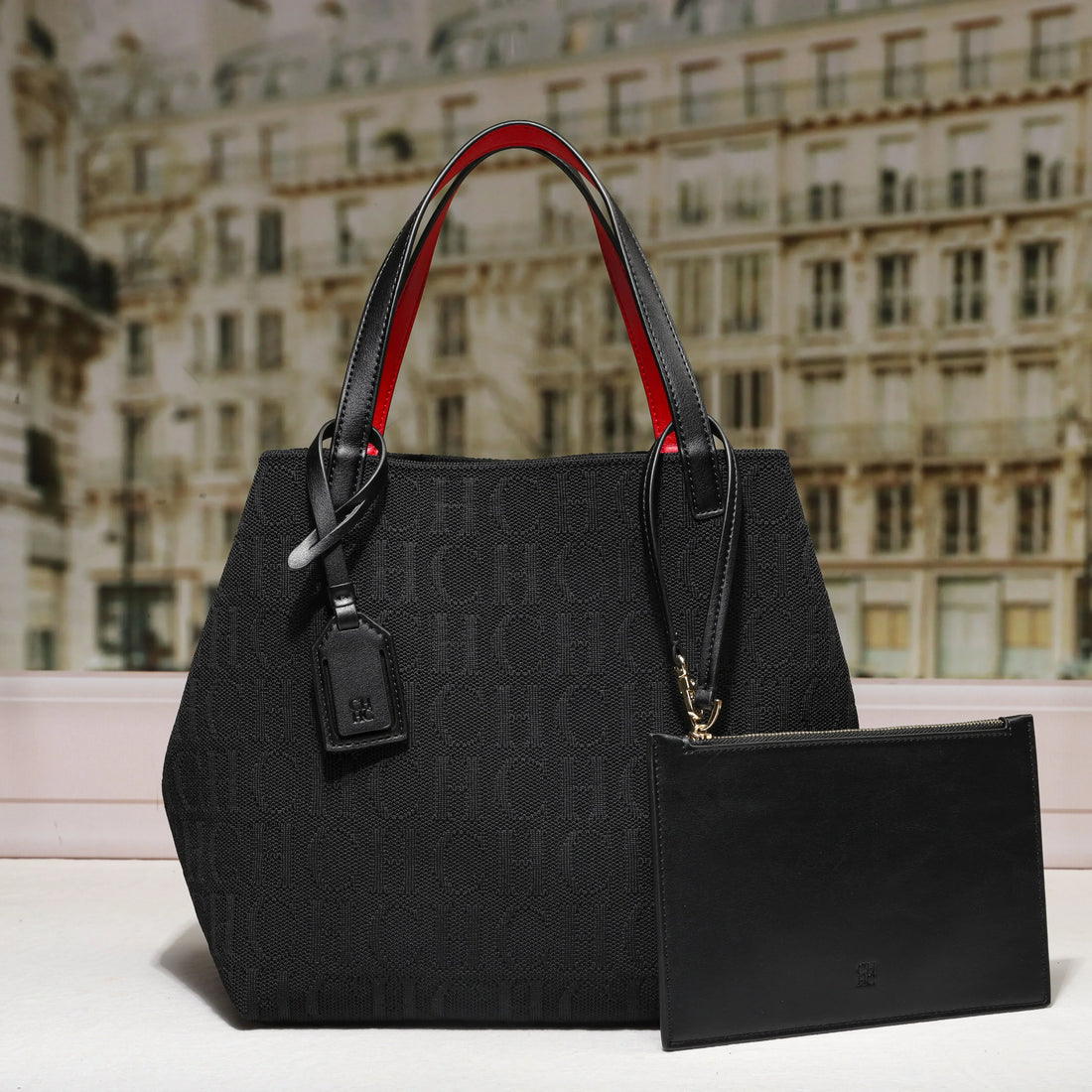 Women's handbag and exquisite color matching