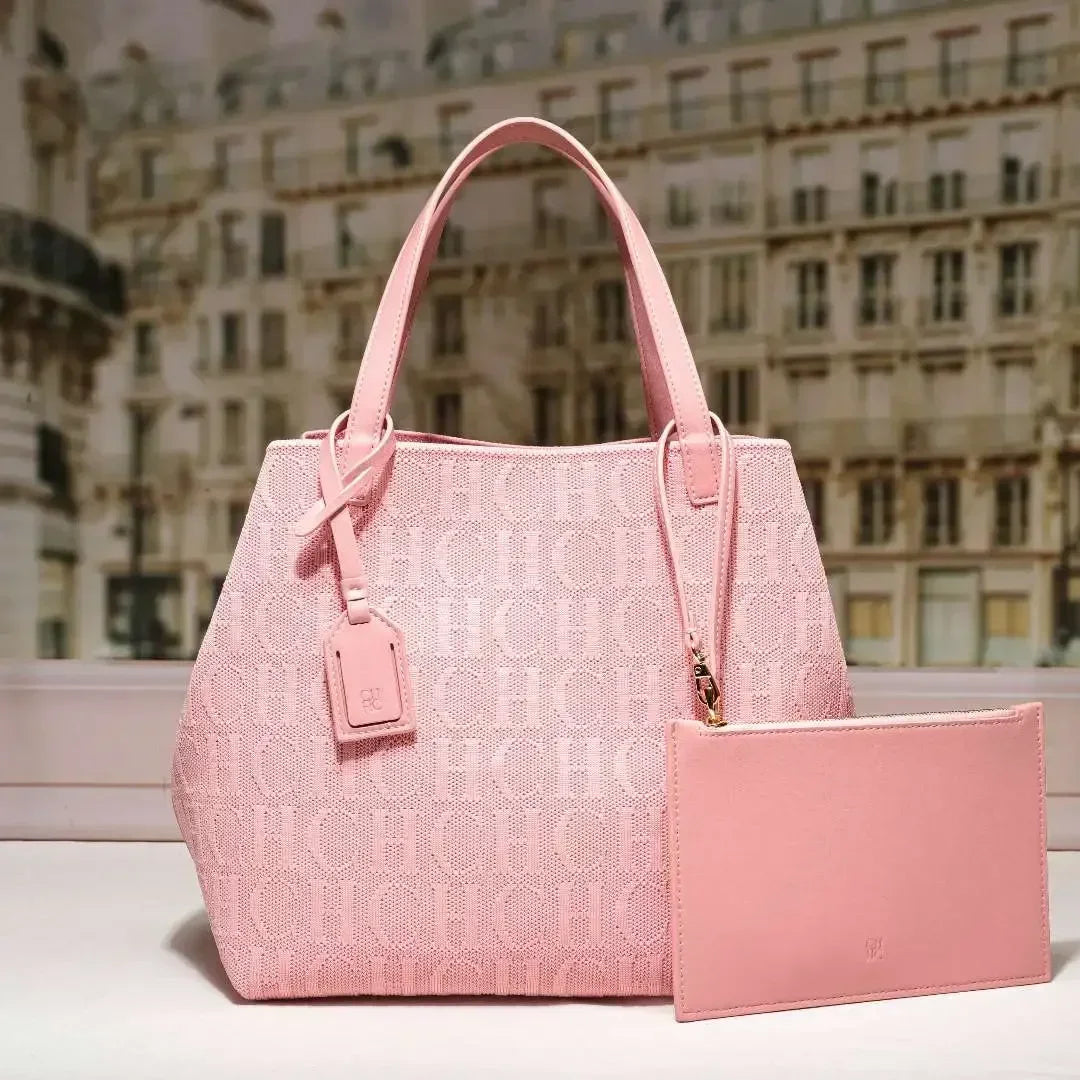Women's handbag and exquisite color matching